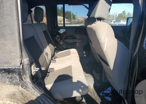 2010 Jeep Wrangler Unlimited Sport z USA, uszkodzony, nr VIN 1J4BA3H10AL138166